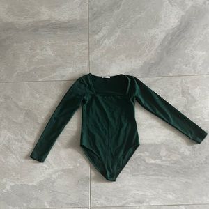 Long sleeve bodysuit, worn once